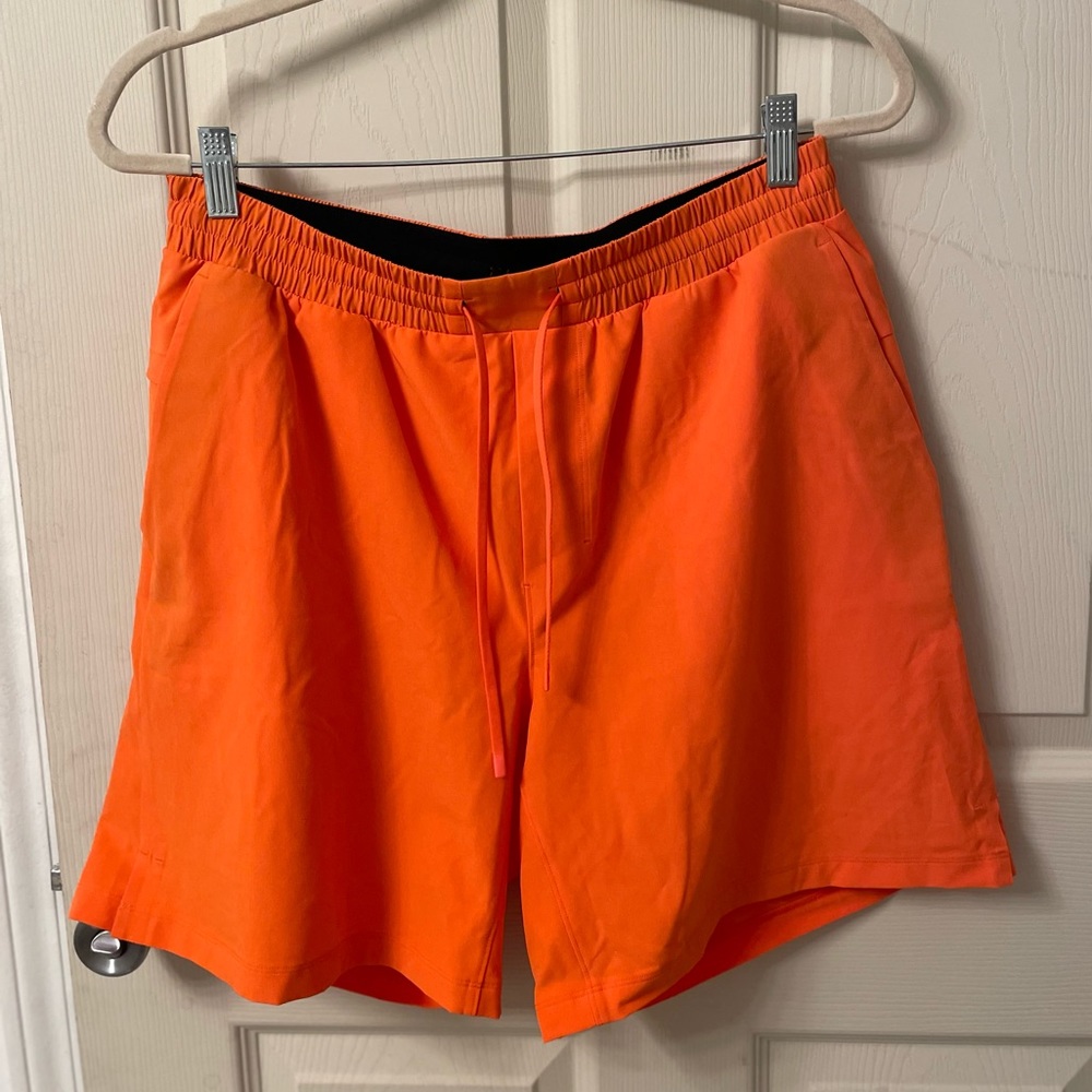 Lulu men’s swim shorts size L never worn - like new!